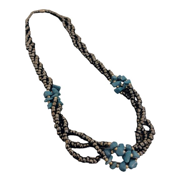 Vintage Multi strand Necklace Beaded Black/Turquoise Blue Stone Chips Howlite - Picture 1 of 5